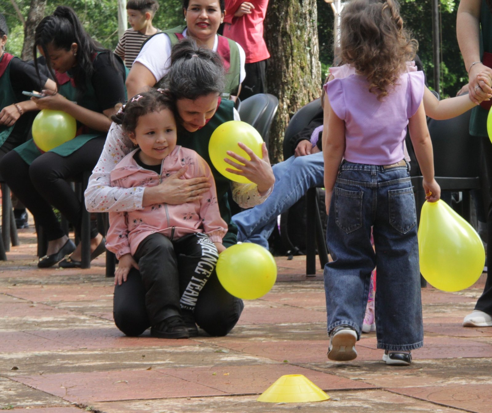 Cuidando las infancias